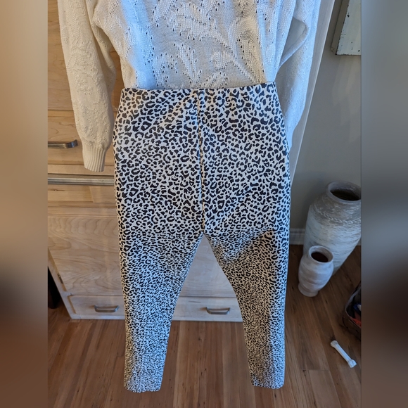 Zara NWOT Leopard Print Faux Leather Pants - Picture 2 of 5